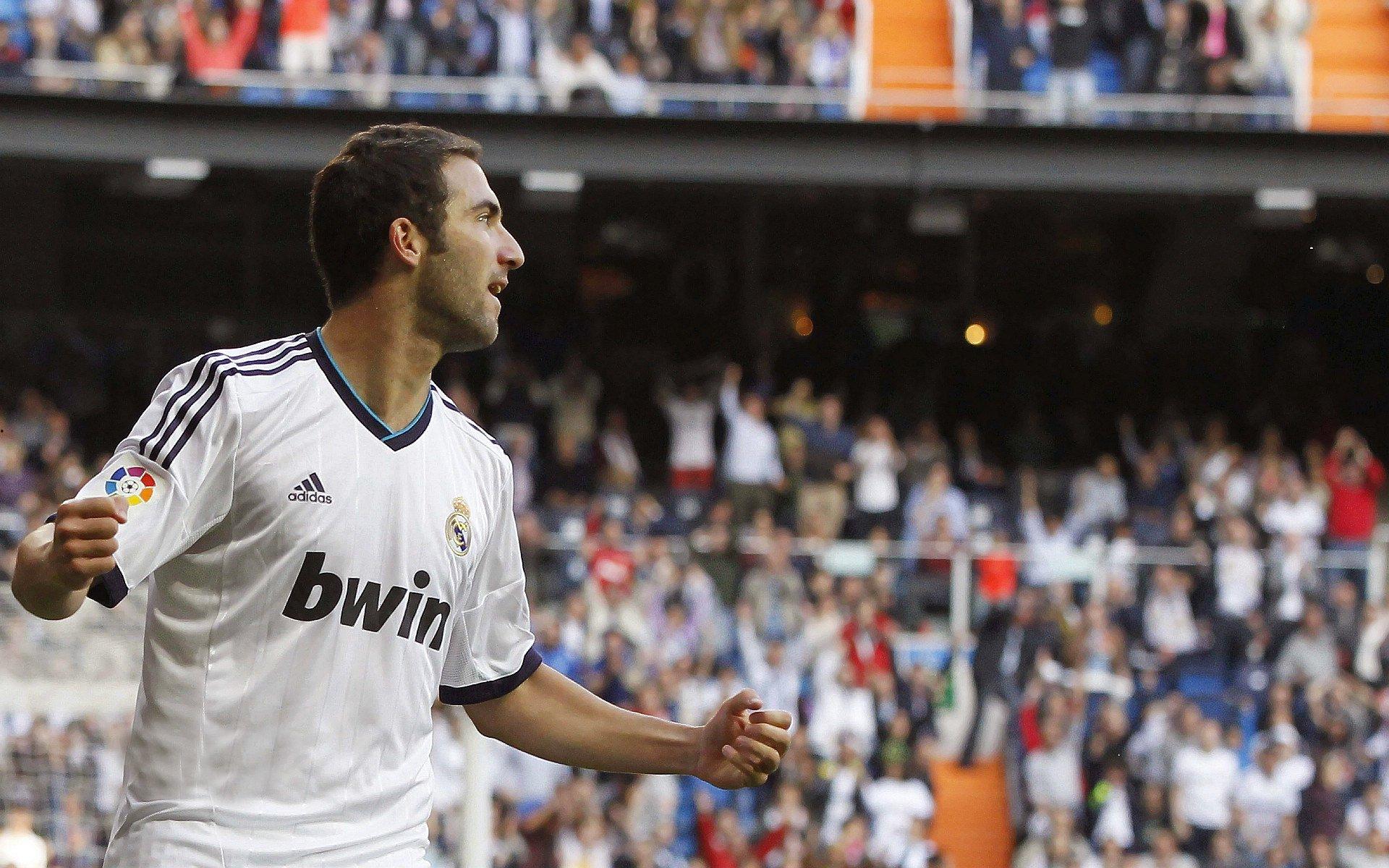 CBA季后赛激战正酣 广东队逆转辽宁队夺关键胜利